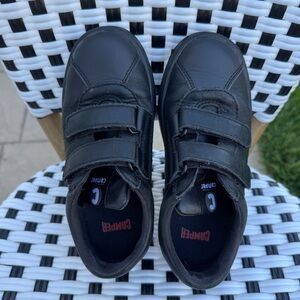 Camper kids uniform shoes Runner
Black leather and textile sneakers size 12K